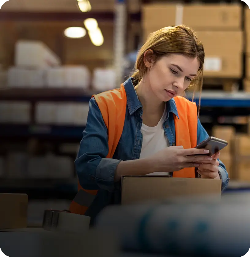 Warehouse worker using the Sonder app