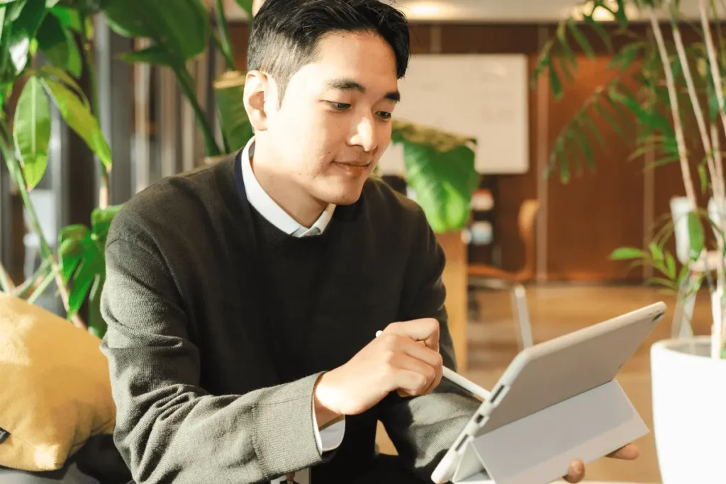 Man at work with his tablet